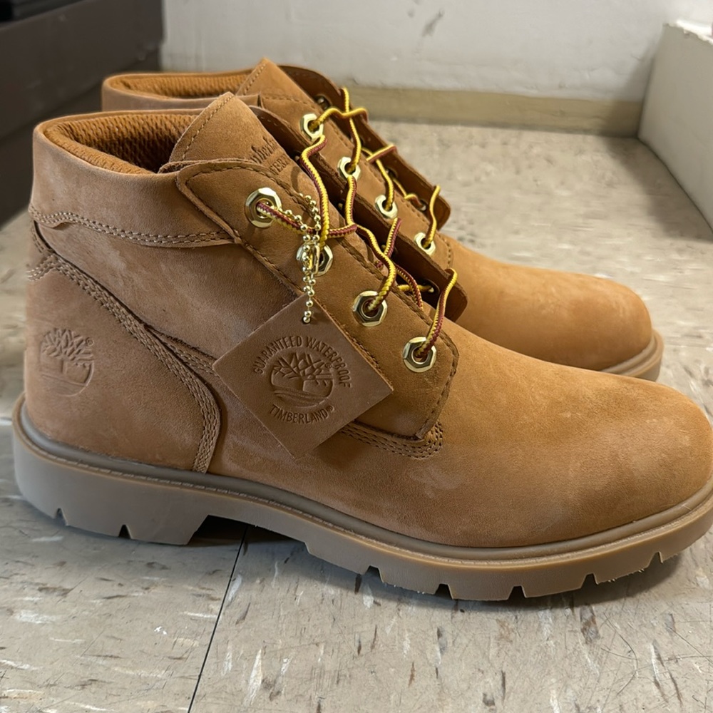 Brand New Timberland Chukka Wheat Size 7 Boys/ 9 women